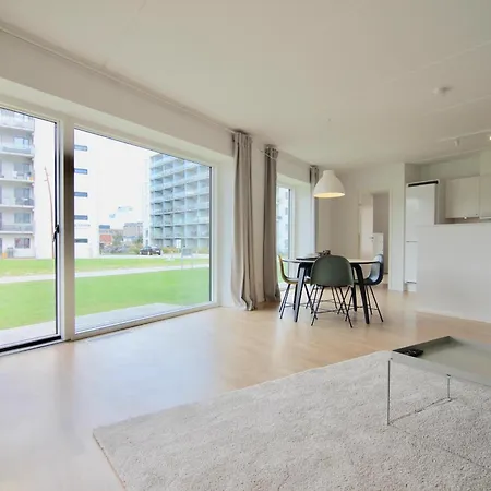 Large 2-bed In Harbour Διαμέρισμα