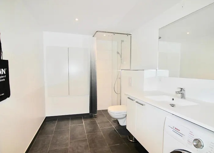 Large 2-bed In Harbour